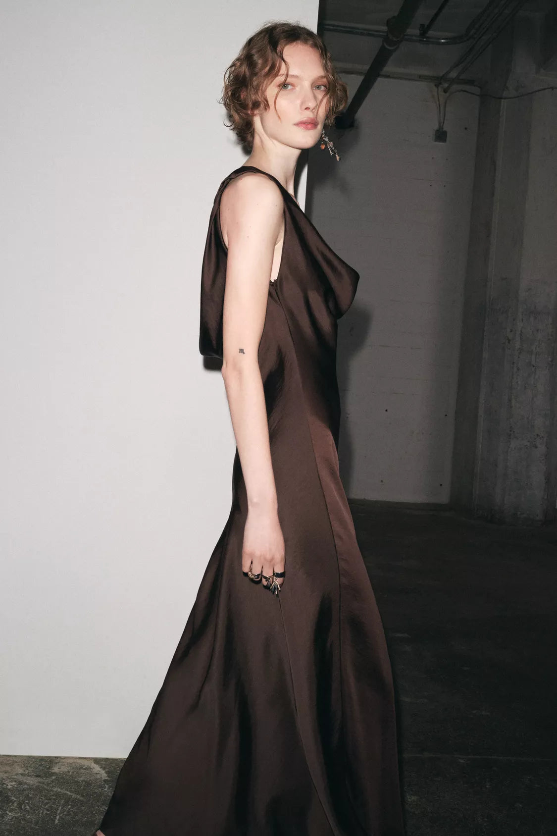 ZARA Woman – ZW Collection Long Satin Dress (Brown, M)